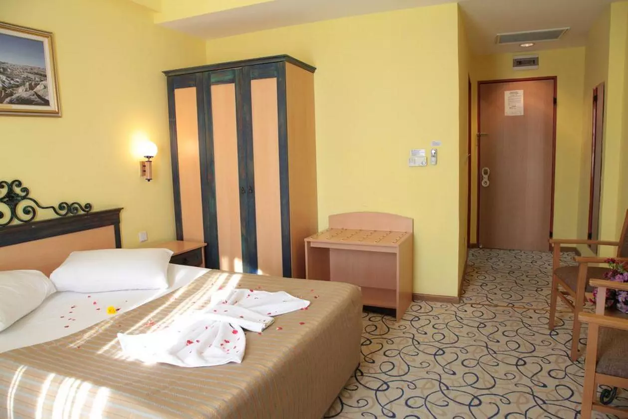 613176TASSARAY_SHABAVIZPARVAZ (11).jpg